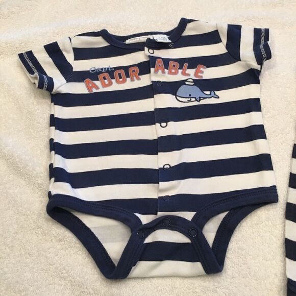 Six 12 month onesies red blue green good conditio - Picture 10 of 10